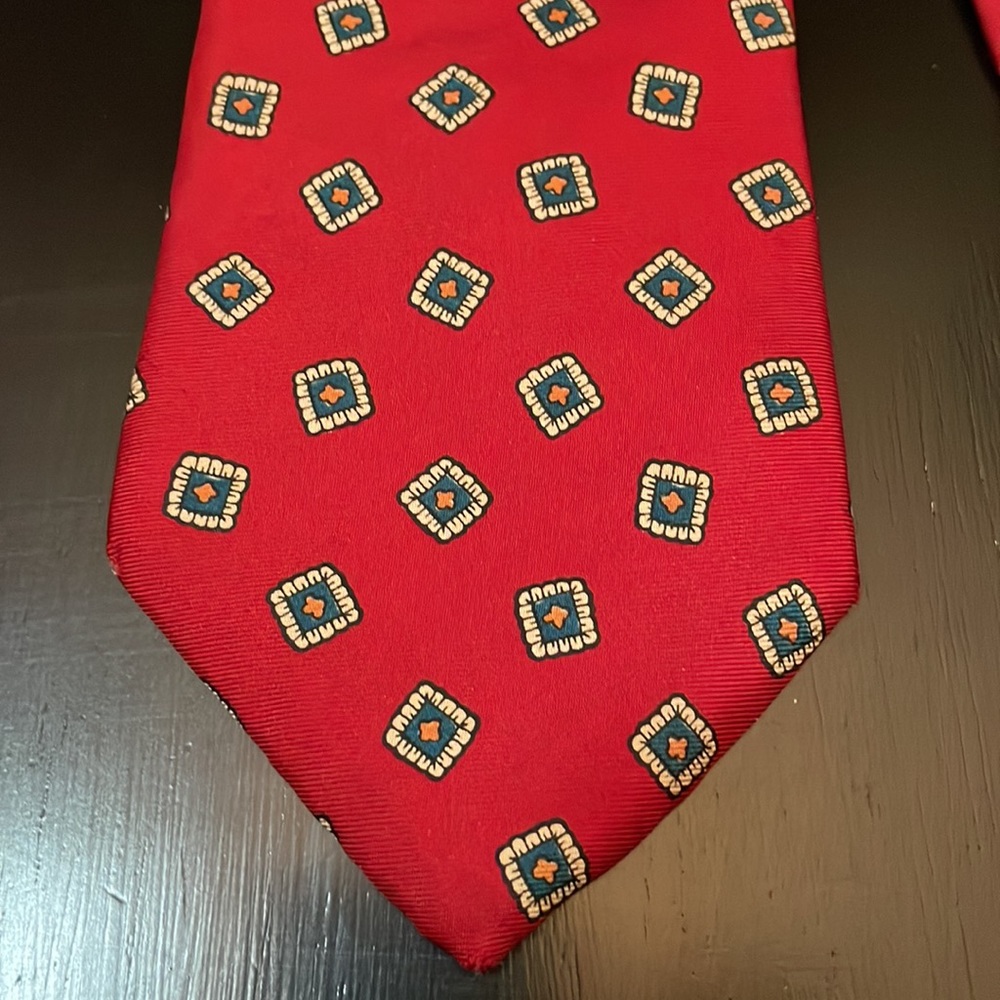 RALPH LAUREN Chaps Men’s Necktie Red Silk Necktie. 57”